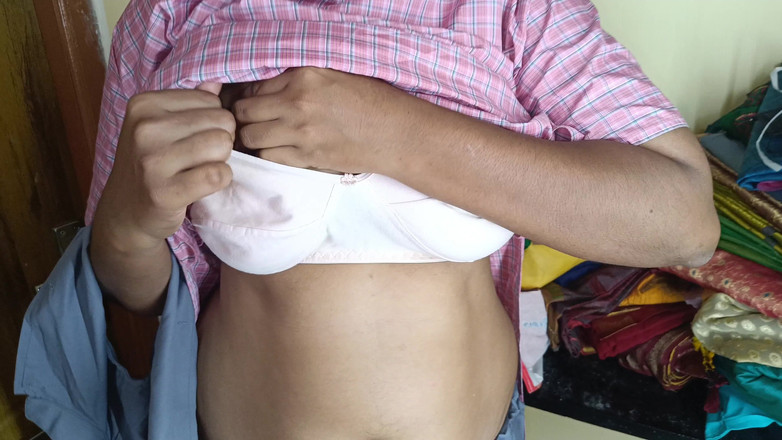 Ilakkiya: Školačka