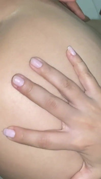 Femme au foyer trompe son mari avec un plombier - Pornographie en anglais