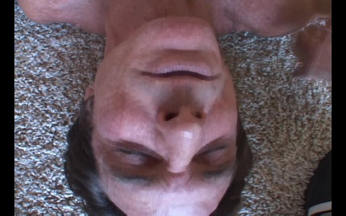 Blitzporn: 与annette schwarz甜美的小屁股的辣妹玩辣肛交游戏
