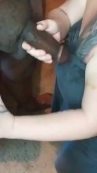 Fresh Out ve sprše Mezirasová anální pojídačka zadků rimming creampie