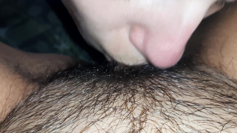 Lesbian-illusion: Моя дівчина смокче, кусає, смокче, облизує мою волохату пизду