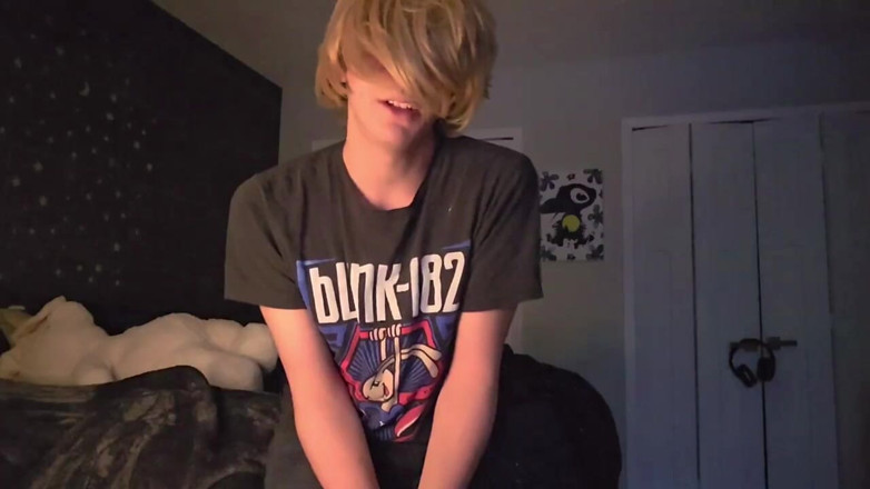 Kinkytwinkpamps: Rubia Twink te encoge, te lame y besa