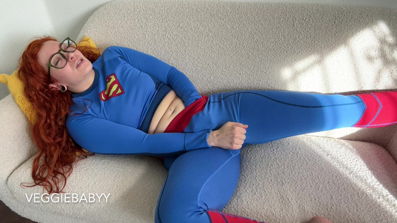 Veggiebabyy: Kryptonite, sph і тортури для яєць і члена змушують маленький член фута супердівчину жорстко кінчати