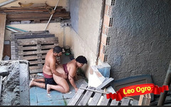 LeoOgro: Jiran-jiran berkongkek di luar rumah