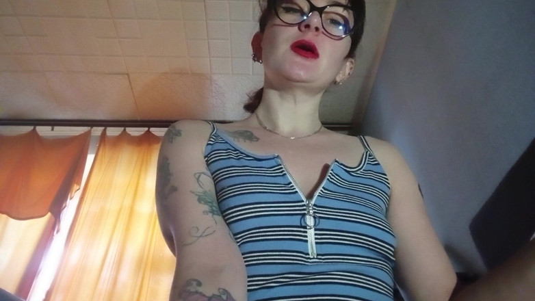 HellENXxOo: Nevlastní matka učí masturbovat