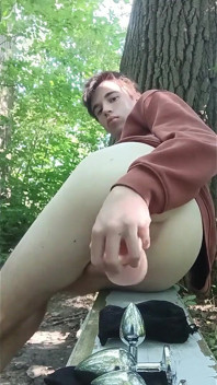 Gryiia in forest