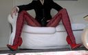 Lady Victoria Valente: Red Tartan Punčocháče a extrémní podpatky ukazující nohy