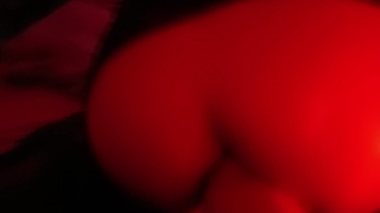 She Devil Moon: En La Cama Con Un Consolador Muy Grande