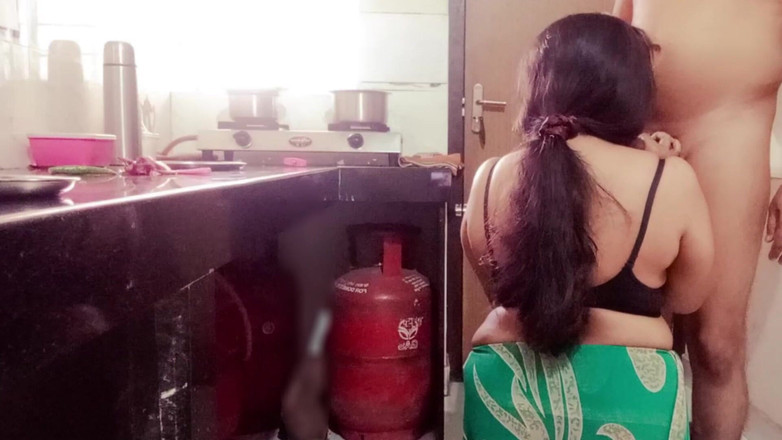 Your Arya: Desi indiana con grandi tette matrigna Arya scopata dal figliastro...