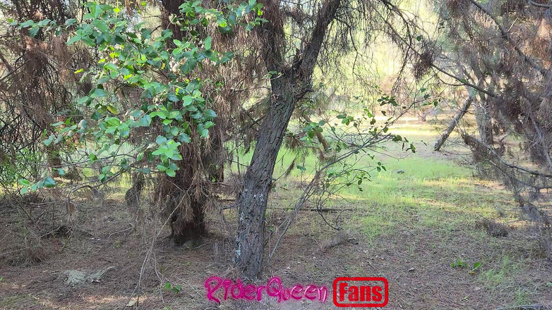 Riderqueen BBW Step Mom Latina Ebony: Riderqueen một mình, ngoài trời, video người hâm mộ