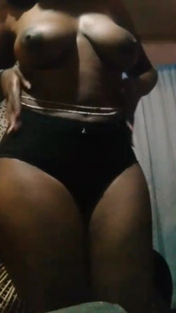 Dildoqueen Masturbating