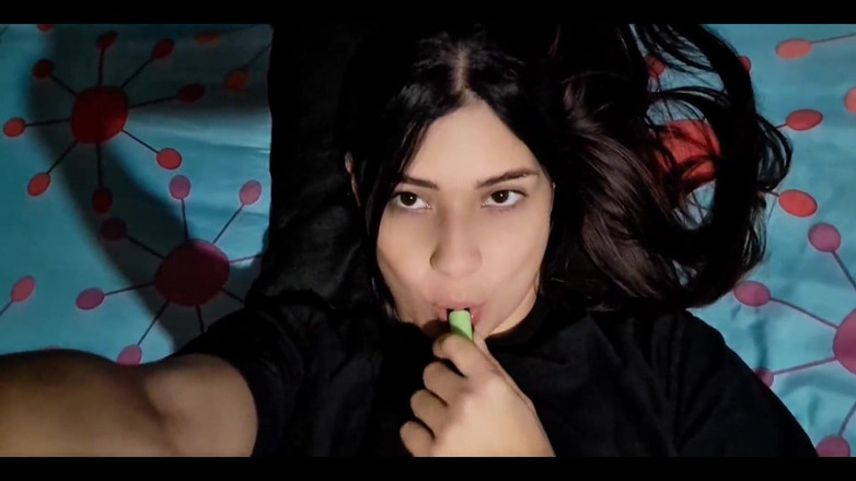 Yulieth Gomez: Papà, ti piace come mi tocco? Sì, papà? Sì? Sì