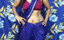 Suryasushma: Une bhabhiji indienne sexy danse avec des mouvements romantiques dans...