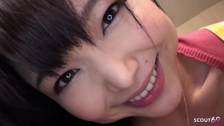 Asian porn collection: Minyon Japon üvey kız yaşlı adamı sansürsüz jav pornosunda sakso ile...