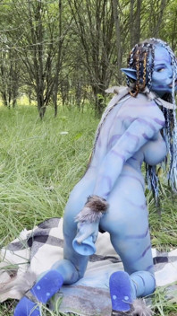 Avatar monika fox großer Prolaps, harter dildo, anal und muschi ficken, Squirting in der Natur