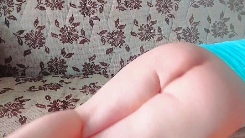 Kitty_Cross: Une BBW blonde sexy à gros cul avec une transsexuelle blanche...