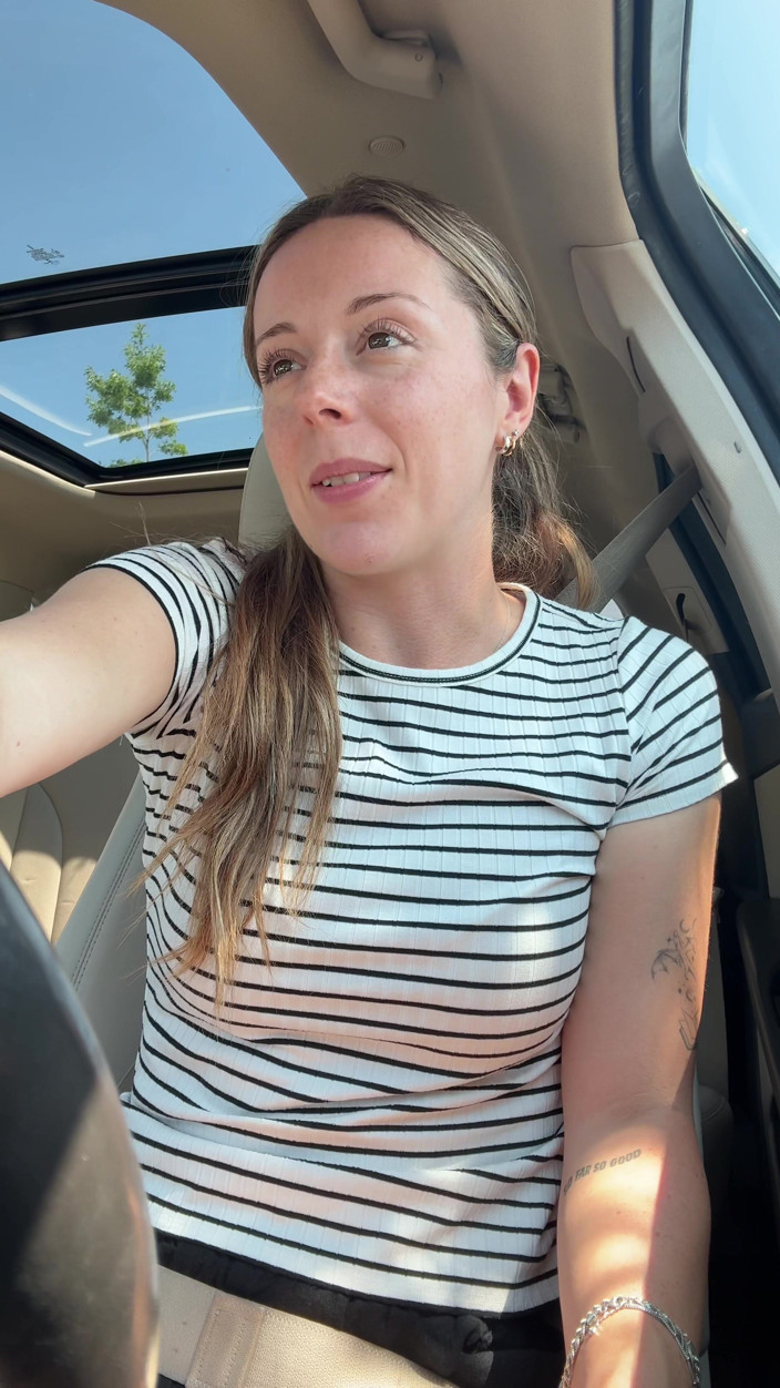 Nadia Foxx: Lush v autě! Riskantní orgasmus!