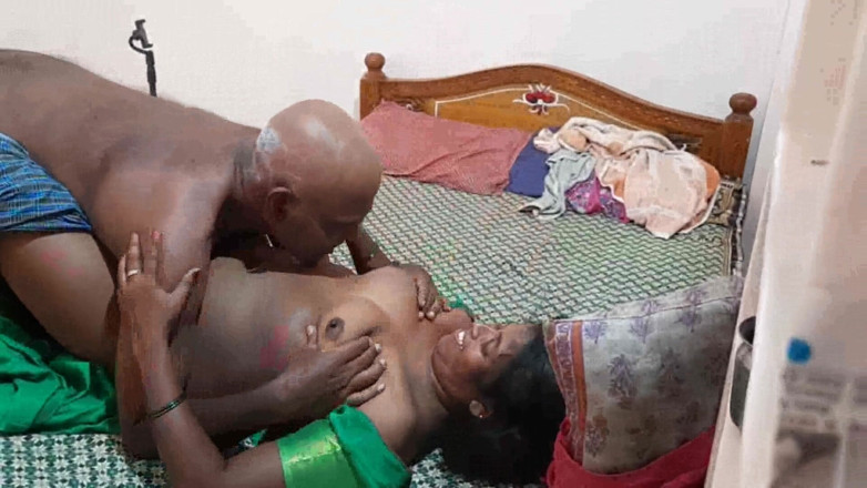 Desi palace: Desi india scopata alla pecorina dal fidanzato