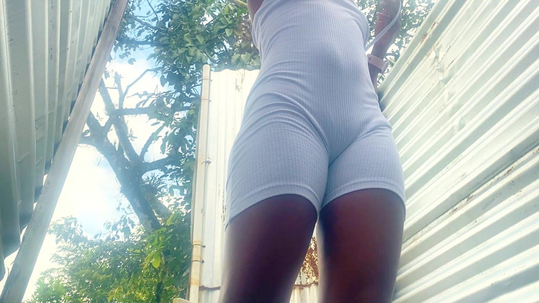 zendella usain: Sexy latina v stráženém venkovním budku