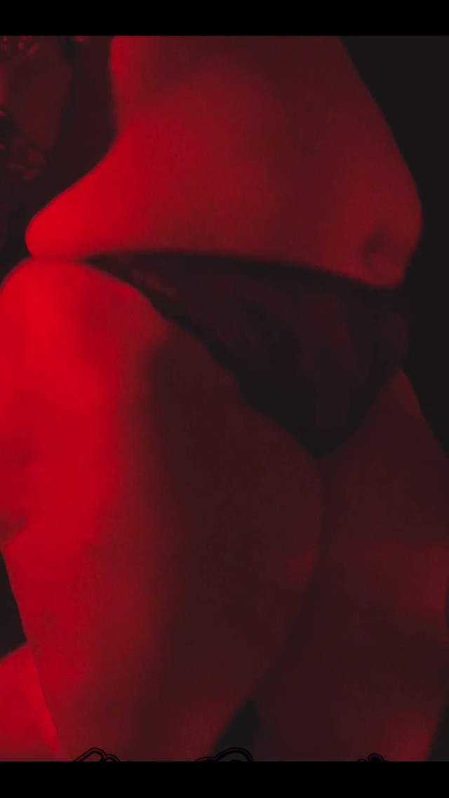 Red Light Nikki Cakes (StacXXXs) Red Light Nikki Cakes (StacXXXs)