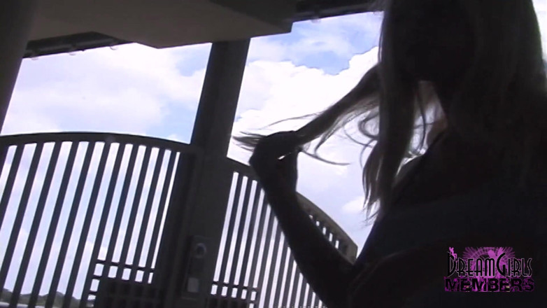 Dream Girls: Striando con una super eccitante bionda silver