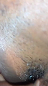 Beine hoch, sexy schwarzes mann gesicht tief begraben, essen meine muschi