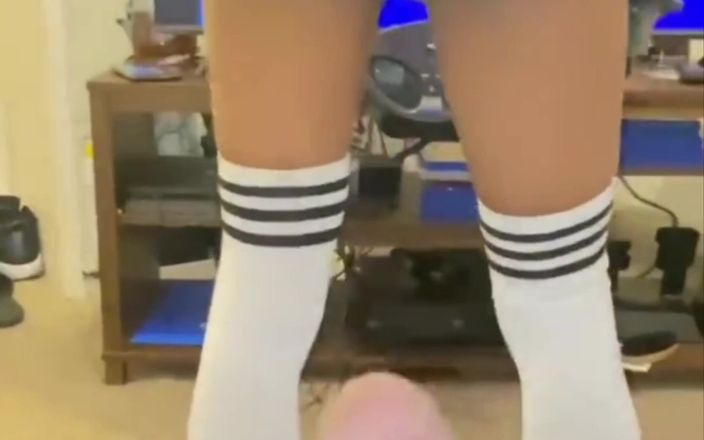 FreakyFamily: Дрочить, будучи моєю зведеною сестрою, насправді отримує мені пизду