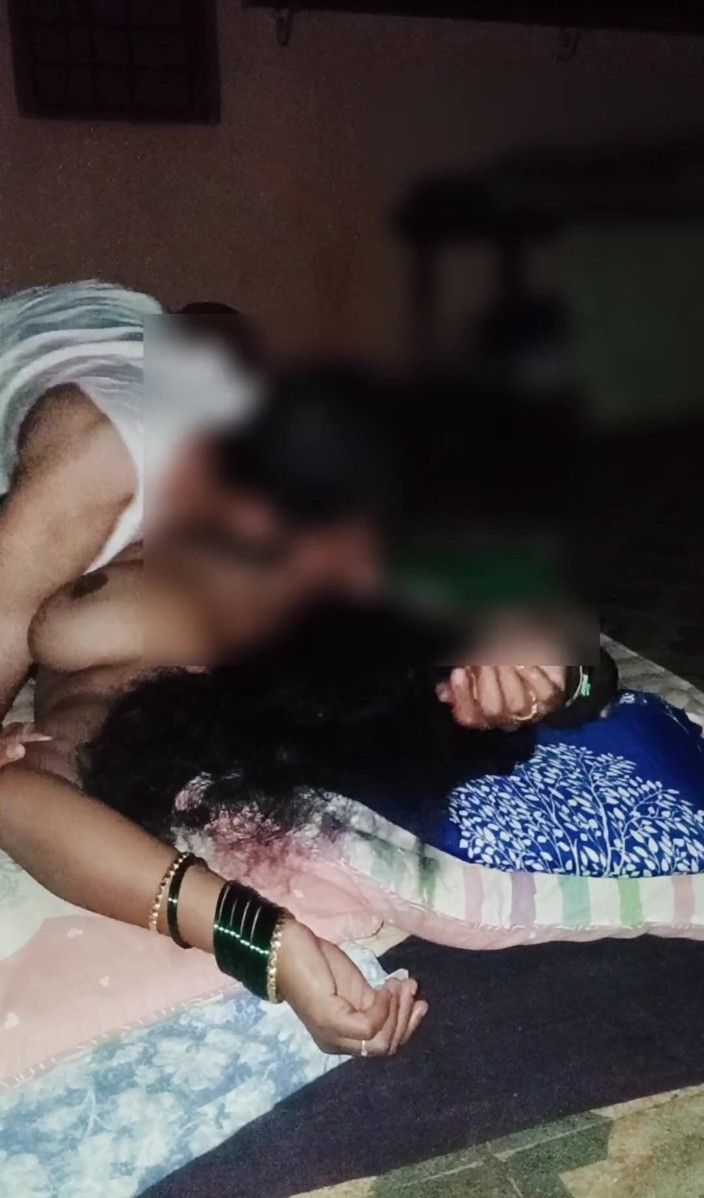 Harder299: Sex secret la miezul nopții. Futai cu mama vitregă desi.
