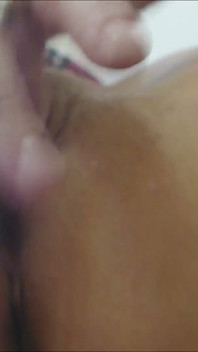 Dedo Fodendo Com Close-up Da Buceta E Bunda Saltando Na Minha Roupa De Universitária
