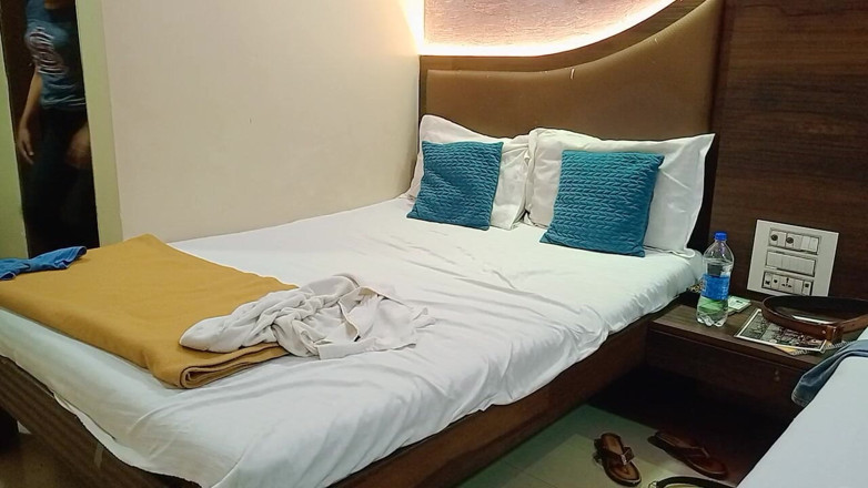 NikiRathod: Làm tình sau 1 tháng bắt đầu với thổi kèn