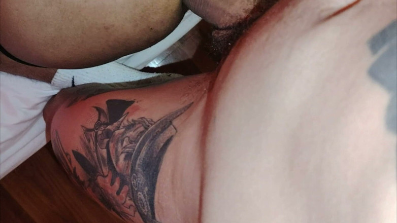 IanAlban: Der Twink in schwarzem Jockstrap lernt, wie sich ein echtes...