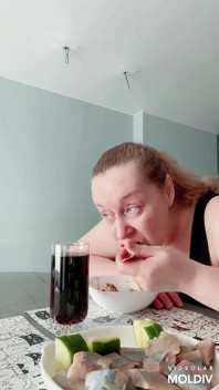 Gluttonous kadın