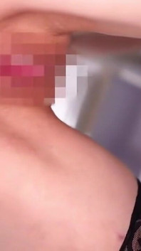Superbe belle-mère célibataire de 45 ans - visage magnifique, courbes sexy, squirt sauvage à la maison, 3p se termine par un double creampie