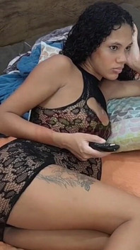 Linda Mulher Grávida Se Masturba até O Orgasmo Com Um Vibrador Durante Uma Sessão Solo.