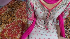 Desi bhabhi di luar ruangan baiti thi tabhi diya disetubuhi oleh saudara tirinya