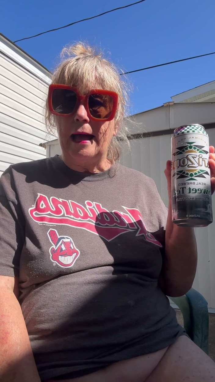 Big Ass 4 U: Outside Refreshment Time with Sweet Tea