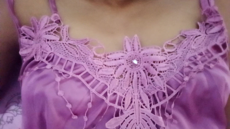 TEENADESI: Hintli kız boşalmamaya çalışıyor