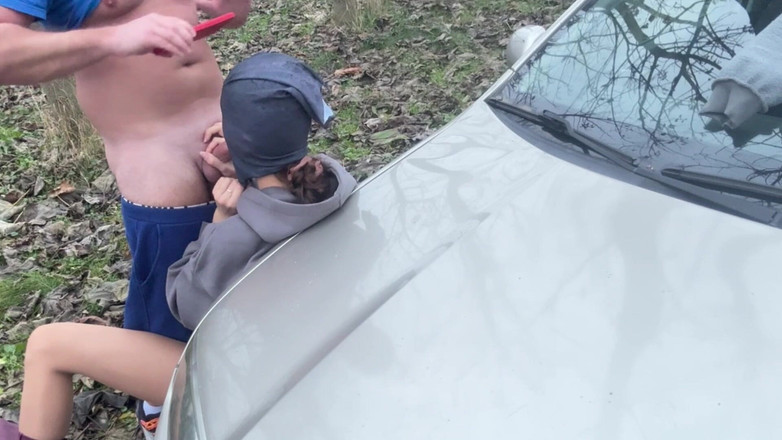 Christi: Шкільний Студент Автошколи На Публіці