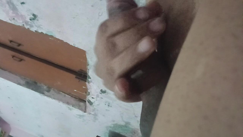 Luckky: Indiano garoto brincando com sua masturbação de pau
