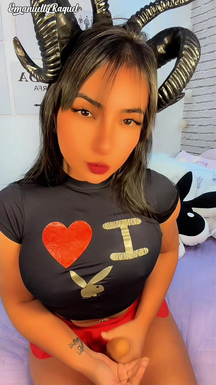Emanuelly Raquel: Viernes fetiche come tu pequeña leche