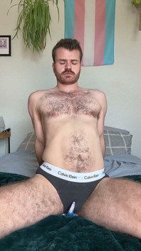 Ftm yeni oyuncağını sürtüyor, ovuyor ve fışkırtıyor