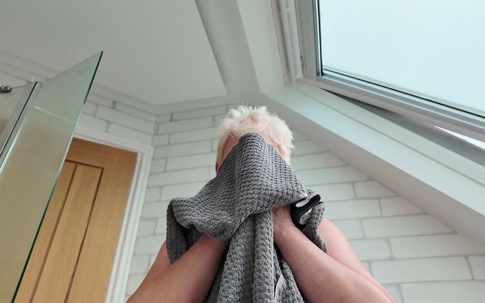 Uk Joolz: Ora dușului în Airbnb