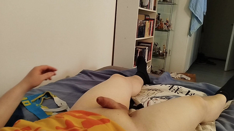 ShiroiHenjin: The Shakies Must Go on (atau Mainnya Chill Stroking)