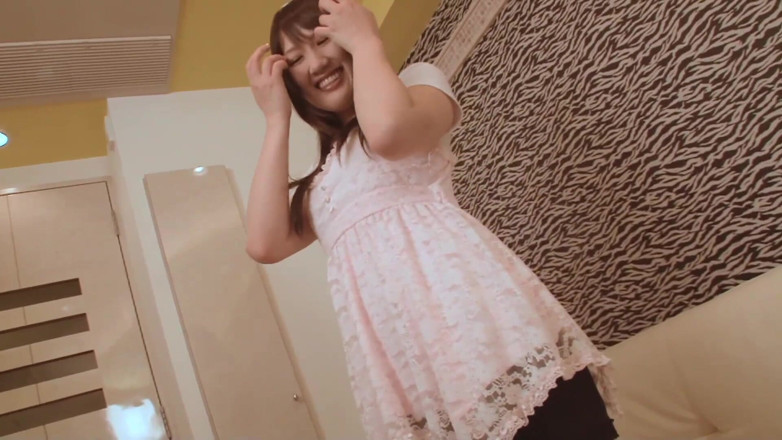 Asian Mature Climax: Une nana orientale sexy suce une bite bien dure et...