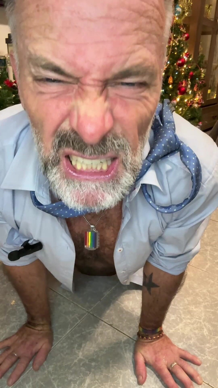 Daddybearvlc: Vad om att du önskar att det var din röv!!!