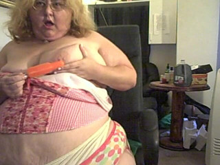 BBW nurse Vicki adventures with friends: Este foi um show de cam que eu filmei onde...