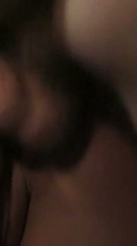 Rubia milf se extiende para misionero anal profundo