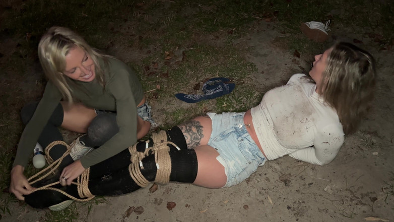 Lora Cross: Petualangan seks bondage bareng peyton dan lora cross