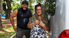 Si matang gemuk dikongkek fisting dubur dalam van saya