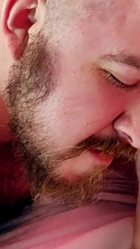 Trans ayı seksi yavruya yalıyor